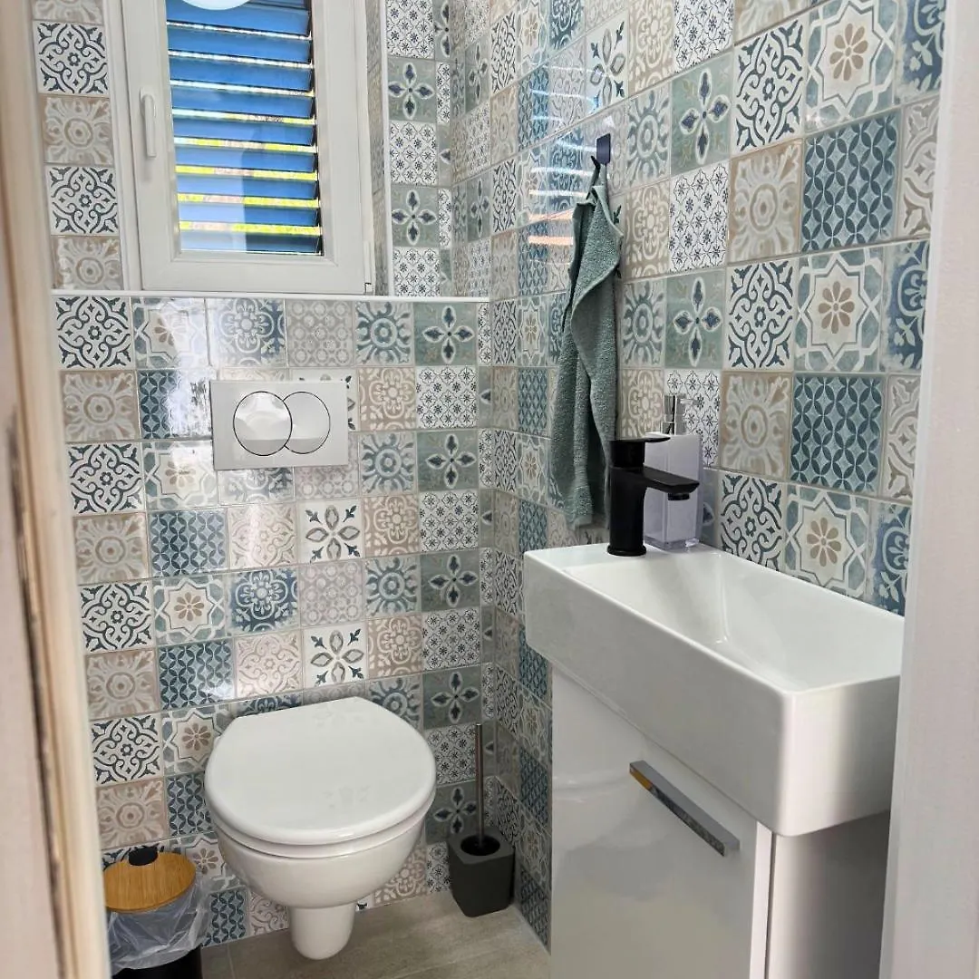 Vacation Home Rovanjska 0*,