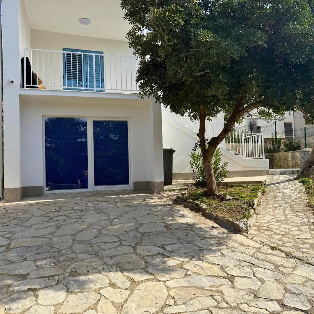 Vacation Home Rovanjska 0*,